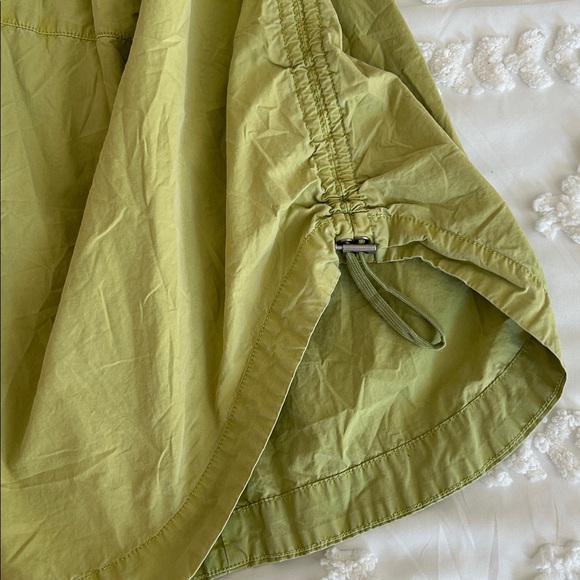 Anthropologie Green Smocked Waist cropped parachute pants size extra small - Picture 10 of 12